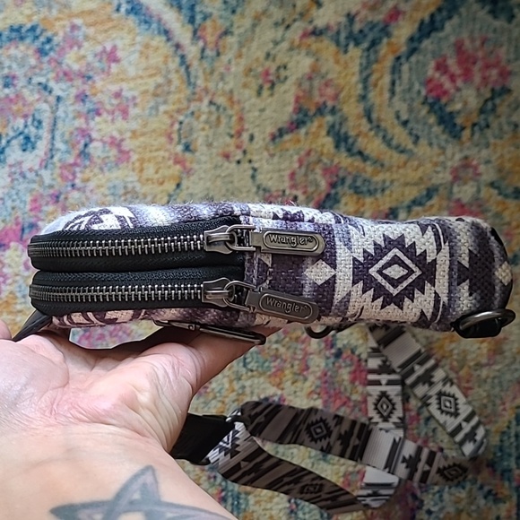 Wrangler Canvas Sling Crossbody Bag - Black and White - Picture 5 of 8